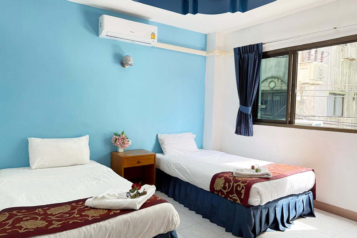 Large Twin Room